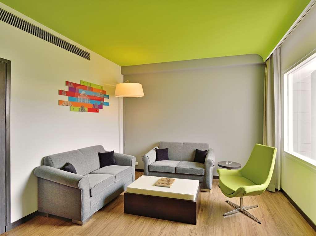 Park By Radisson Lajpat Nagar Hotel 4*